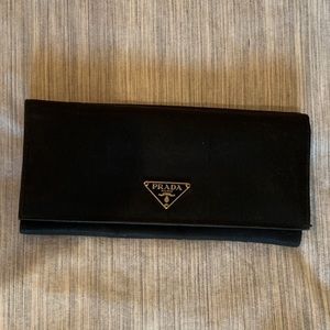 Prada wallet saffiano textured leather, black